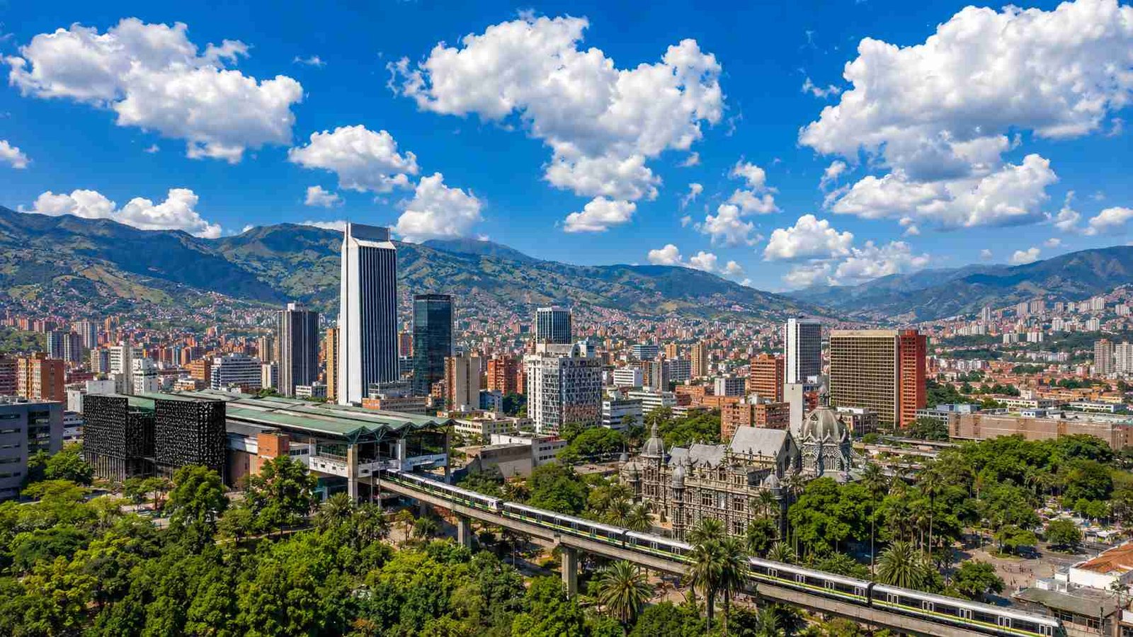 Cumbre de Millonarios Conscientes Medellin Colombia Cumbre de Millonarios Conscientes Medellin Colombia